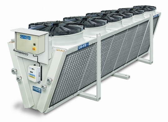 Flüssigkeits-Rückkühler mit V-förmig angeordneter Batterie und 1 Ventilatorenreihe XDHL